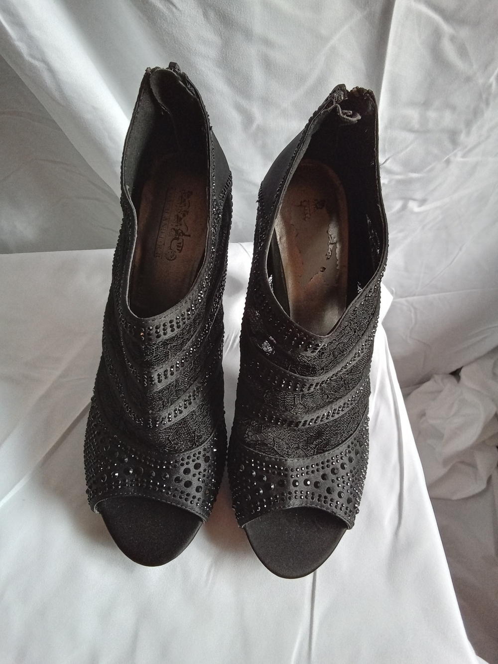 Coach & Four Embellished Black Open-Toe Heeled‎ Booties Size 8 Beautiful!